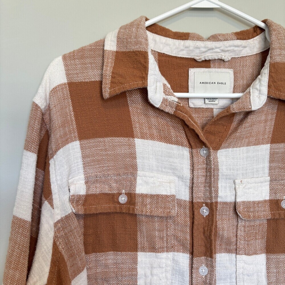 American Eagle Women's Medium Flannel Button Up Brown White Oversized Cozy Fall
